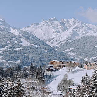 Hotel Fernblick Montafon - Aussenansicht im Winter