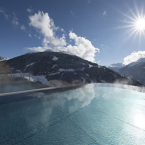 Wellnesshotel Vorarlberg - Skypool | Hotel Fernblick Montafon