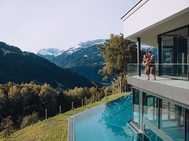 Wellnesshotel Vorarlberg - Infinitypool | Hotel Fernblick Montafon