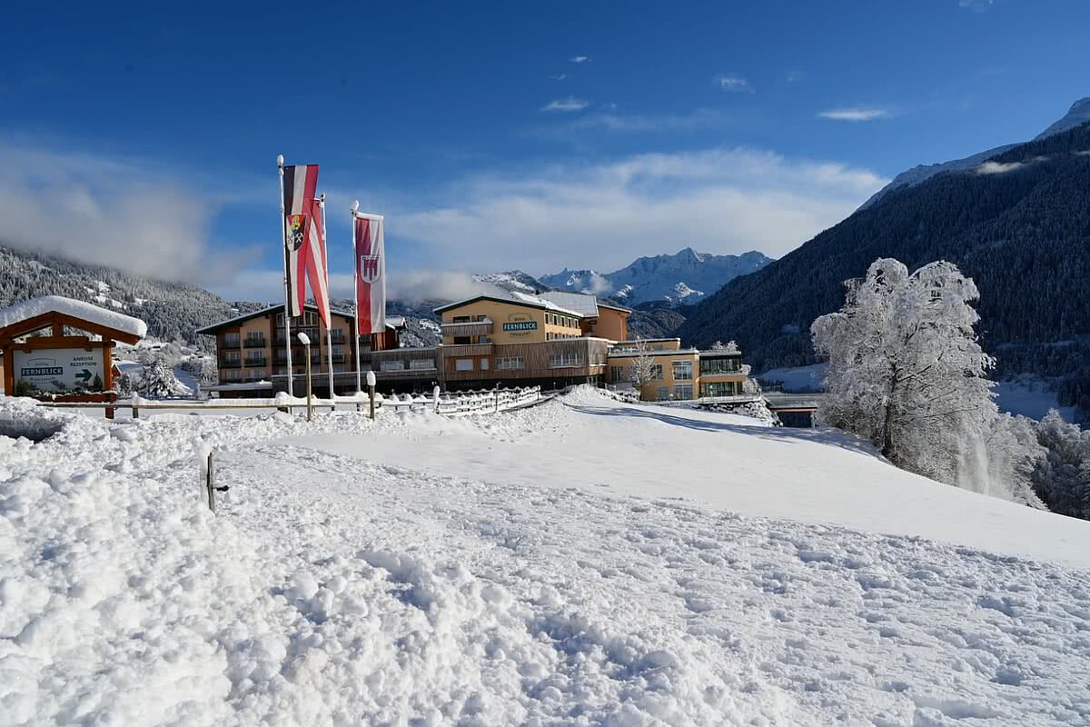 Das verschneite Hotel Fernblick Montafon