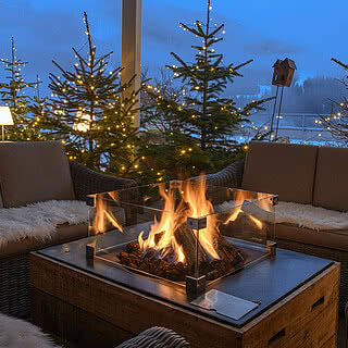 Hotel Fernblick Montafon - festlich geschmückte Terrasse