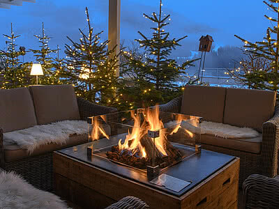 Hotel Fernblick Montafon - festlich geschmückte Terrasse