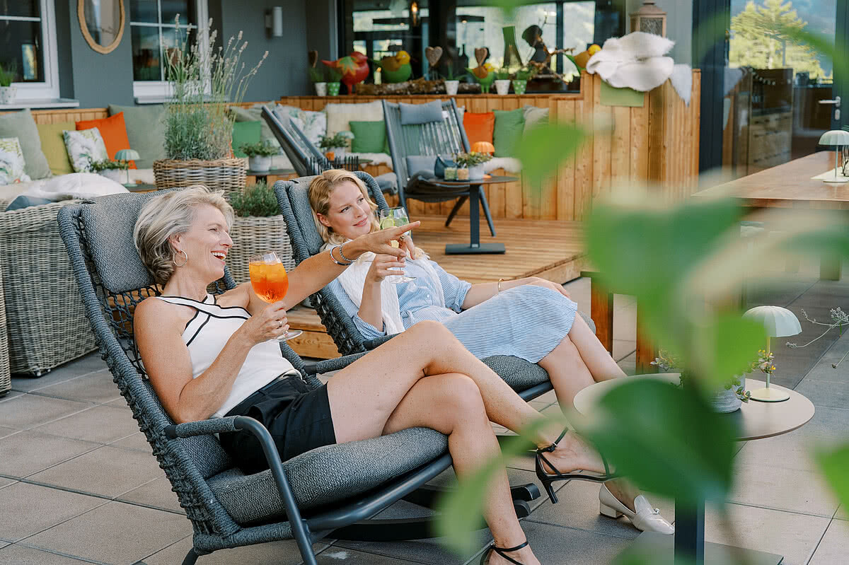 Ein Cocktail auf der Fernblick Terrasse
