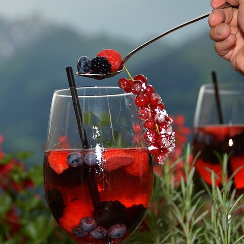 Ein fruchtiger Cocktail für den Sommer