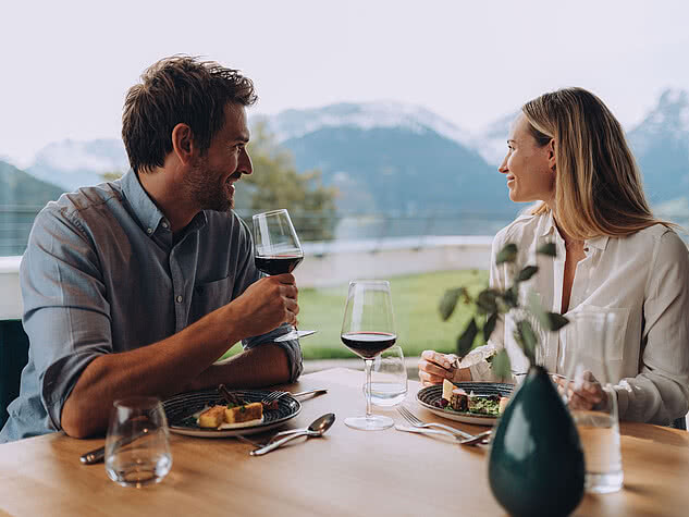 Hotel Fernblick Montafon - Pärchen im Panorama Restaurant