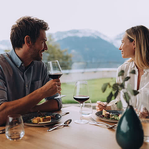 Hotel Fernblick Montafon - Pärchen im Panorama Restaurant