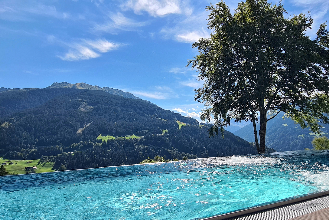 Der Infinity Relax Pool