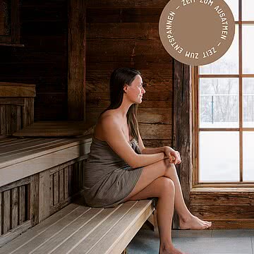 Nach der Wärme einfach sitzen bleiben, den Blick nach draußen richten und den Körper langsam zur Ruhe kommen lassen.