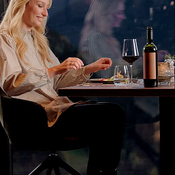 Abend für Genießer. Wenn sich Kerzenschein, feine Aromen und Fernblick-Momente vereinen – dann beginnt ein Dinner, das man nicht so schnell vergisst.