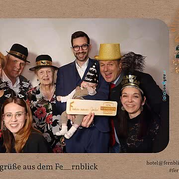 Wir wünschen euch einen wundervollen Silvesterabend , viele schöne Momente, ehrliches Lachen und einen sanften Start ins Jahr 2026.