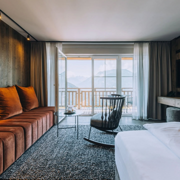 Dein Deluxegefühl im Montafon ️ Ankommen, durchatmen und genießen – mit alpinem Charme, stilvollem Design und einer Aussicht, die einfach unbezahlbar ist.