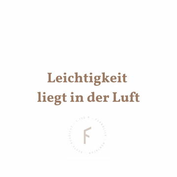 ️ Wenn warme Sonnenstrahlen die Haut kitzeln, der Blick über die Berggipfel schweift und die Gedanken ganz still werden – dann ist Sommer im Fernblick.