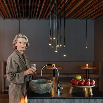 Kleine Pausen, große Wirkung. An unserer Vitalbar im Me(e)hr_blick Spa trifft Erfrischung auf Entspannung.